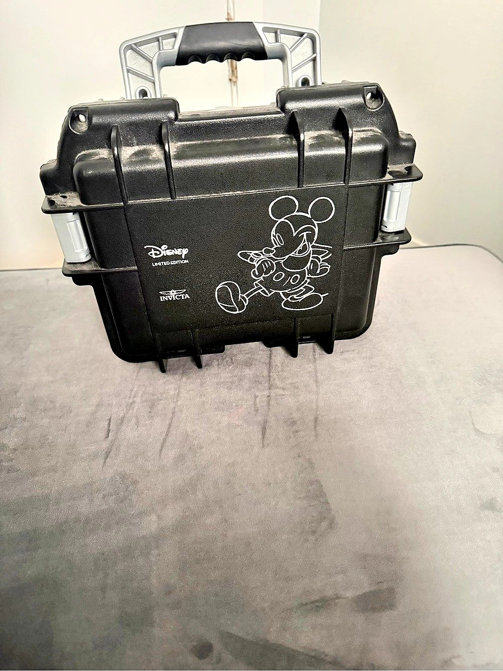 Invicta Disney Mickey Mouse hard case Black Mickey Mouse Hard Case